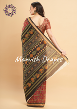 Load image into Gallery viewer, Mul Mul Pure Cotton Saree with Ikat Prints all over (RED PATOLA)