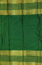 Load image into Gallery viewer, Semi Mysuru Crepe Saree with 3D Contrast Border,Pallu and Blouse.