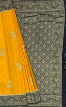 Load image into Gallery viewer, Banaras Chinnon Crepe Saree with Contrast Border,Pallu and Blouse.