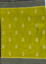 Load image into Gallery viewer, Banaras Chinnon Crepe Saree with Contrast Border,Pallu and Blouse.