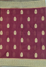 Load image into Gallery viewer, Banaras Chinnon Crepe Saree with Contrast Border,Pallu and Blouse.