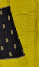 Load image into Gallery viewer, Banaras Chinnon Crepe Saree with Contrast Border,Pallu and Blouse.