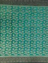 Load image into Gallery viewer, Banaras Chinnon Crepe Saree with Contrast Border,Pallu and Blouse.