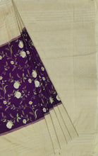 Load image into Gallery viewer, Banaras Crepe Saree with Kashmiri Thread work with Contrast Border,Pallu and Butti Blouse(Jamoon-Off white combination)