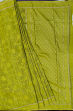 Load image into Gallery viewer, Banaras Crepe Saree with Shimmer Body and Contrast Blouse.