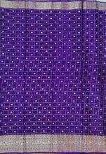 Load image into Gallery viewer, Banaras Crepe Saree with Thin Zari checks and Buttis,Self Color Border,Pallu and Contrast Butti Blouse.