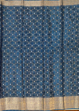 Load image into Gallery viewer, Banaras Crepe Saree with Thin Zari checks and Buttis,Self Color Border,Pallu and Contrast Butti Blouse.