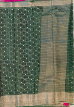 Load image into Gallery viewer, Banaras Crepe Saree with Thin Zari checks and Buttis,Self Color Border,Pallu and Contrast Butti Blouse.