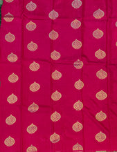 Load image into Gallery viewer, Banaras Crepe Saree with Thin Zari checks and Buttis,Self Color Border,Pallu and Contrast Butti Blouse.