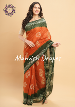 Load image into Gallery viewer, Mul Mul Pure Cotton Saree with Tie N Dye and Batiq Prints (ORANGE-GREEN COMBINATION)
