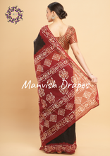 Load image into Gallery viewer, Mul Mul Pure Cotton Saree with Tie N Dye and Batiq Prints (BLACK-RED COMBINATION)
