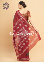 Load image into Gallery viewer, Mul Mul Pure Cotton Saree with Tie N Dye and Batiq Prints (TUSSAR-RED COMBINATION)
