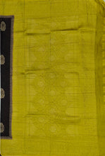 Load image into Gallery viewer, Banaras Chinnon Crepe Saree with Contrast Border,Pallu and Blouse.
