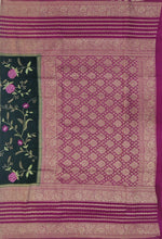 Load image into Gallery viewer, Banaras Crepe Saree with Kashmiri Thread work with Contrast Border,Pallu and Butti Blouse
