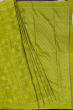 Load image into Gallery viewer, Banaras Crepe Saree with Shimmer Body and Contrast Blouse.

