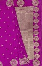 Load image into Gallery viewer, Banaras Georgette Borderless Saree with Zari Buttis all over,Self Color Border,Pallu and Blouse-Magenta Color

