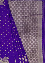 Load image into Gallery viewer, Banaras Georgette Borderless Saree with Zari Buttis all over,Self Color Border,Paluu and Blouse-Jamoon Color
