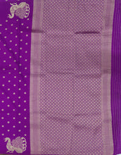 Load image into Gallery viewer, Banaras Georgette Borderless Saree with Zari Buttis all over,Self Color Border,Pallu and Blouse-Magenta Color
