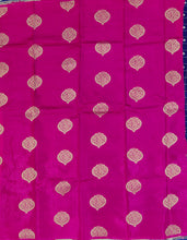 Load image into Gallery viewer, Banaras Crepe Saree with Thin Zari checks and Buttis,Self Color Border,Pallu and Contrast Butti Blouse.

